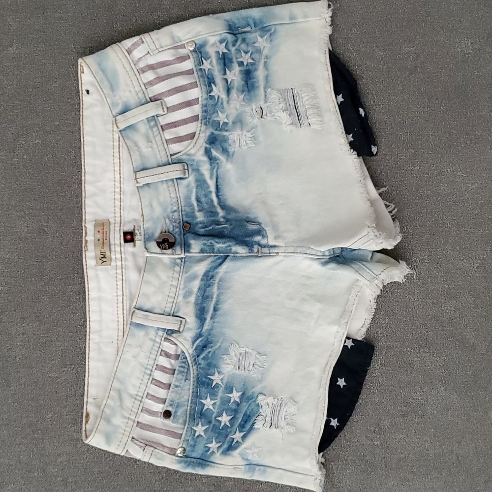 YMI Patriotic Cut Off Frayed Hem Denim Shorts JUNIORS SIZE: 9